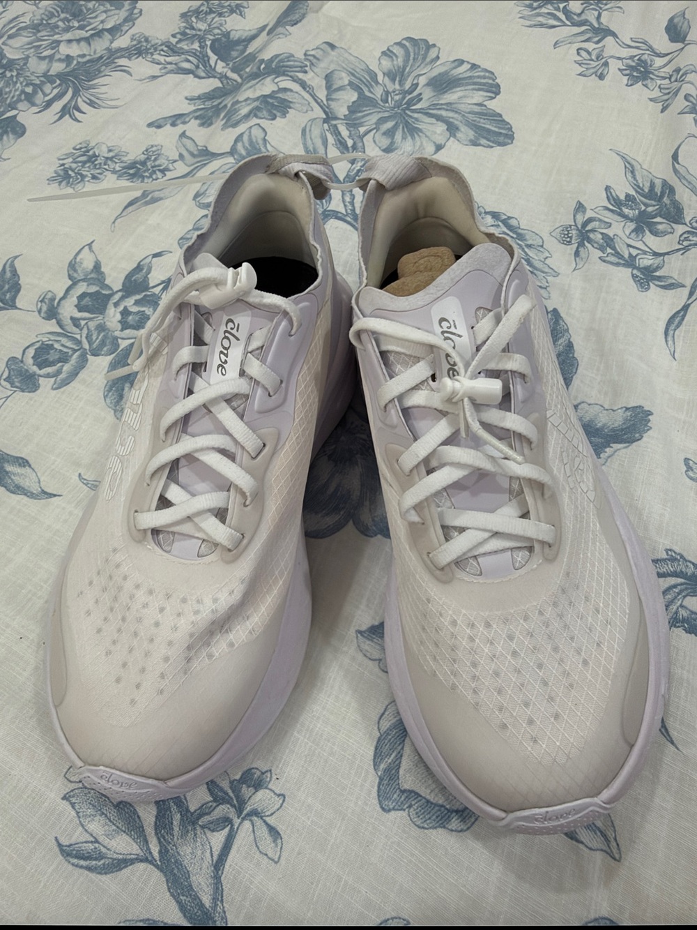 Clove Men's Athletic Sneakers in Light Lavender White